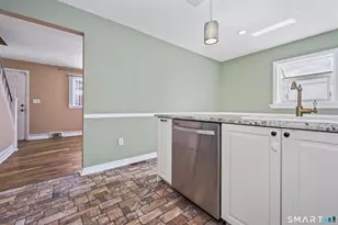 33 Harland Ave, Waterbury, CT 06705 - Photo 9