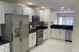 403 Larson Dr, Danbury, CT 06810 - Photo 5