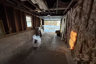 Garage - 1 Bay Rental 249 Felt Rd, South Windsor, CT 06074 - Photo 3