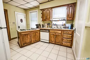 74 Harlem Ave, Bridgeport, CT 06606 - Photo 11