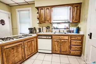 74 Harlem Ave, Bridgeport, CT 06606 - Photo 13