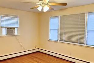 9 Frost St, Norwalk, CT 06850 - Photo 5