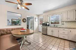 11 Apple Blossom Ln, New Fairfield, CT 06812 - Photo 13