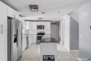 122 Baldwin Dr, Middletown, CT 06457 - Photo 7