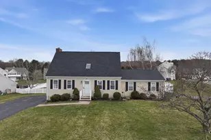 122 Baldwin Dr, Middletown, CT 06457 - Photo 1