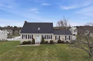 122 Baldwin Dr, Middletown, CT 06457 - Photo 1