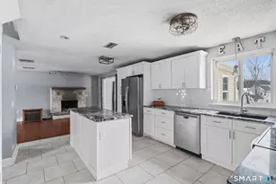 122 Baldwin Dr, Middletown, CT 06457 - Photo 9