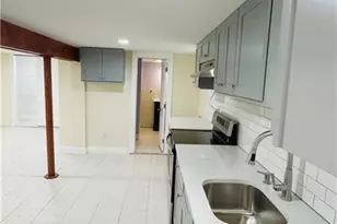 31 Brainerd Rd, Branford, CT 06405 - Photo 9