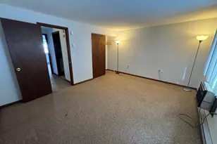 39 Horton Hill Rd, Naugatuck, CT 06770 - Photo 9