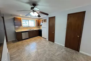 39 Horton Hill Rd, Naugatuck, CT 06770 - Photo 3