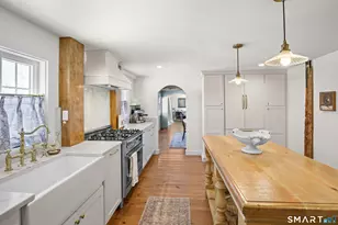 100 Tuller Rd, Fairfield, CT 06825 - Photo 9