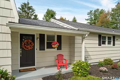 3 Grand Place, Newtown, CT 06470 - Photo 3