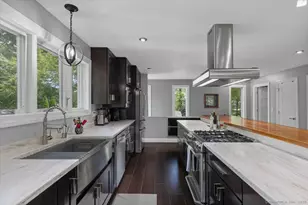 33 Jefferson Pl, Branford, CT 06405 - Photo 5