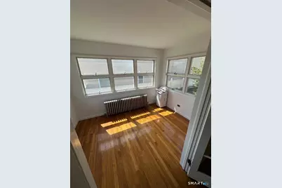 28 Hobbie Street, Stamford, CT 06902 - Photo 5