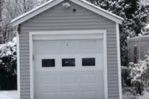 28 Hobbie St, Stamford, CT 06902 - Photo 9