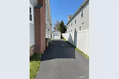 28 Hobbie Street, Stamford, CT 06902 - Photo 11