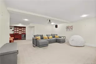 345 Governors Ln, Fairfield, CT 06824 - Photo 31