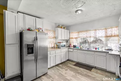 185 Bunker Hill Avenue, Waterbury, CT 06708 - Photo 11