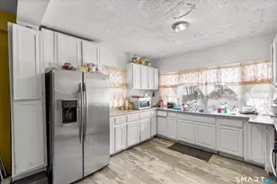 185 Bunker Hill Ave, Waterbury, CT 06708 - Photo 11