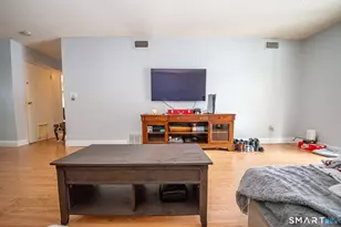 4 Georgetown Dr, Enfield, CT 06082 - Photo 9