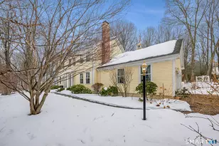 16 Jonathan Dr, Roxbury, CT 06783 - Photo 3