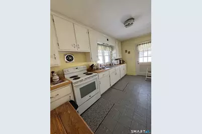 9 Central Avenue, Winchester, CT 06098 - Photo 3