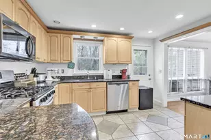 40 Carriage Path N, Milford, CT 06460 - Photo 11