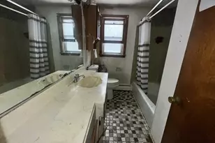 17 Forest Ln, Bloomfield, CT 06002 - Photo 3