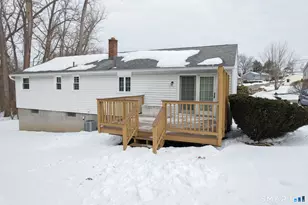 193 Plainfield Dr, Watertown, CT 06779 - Photo 5