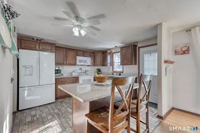 100 Spice Hill Drive, Meriden, CT 06451 - Photo 11