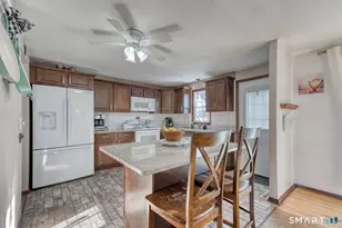 100 Spice Hill Dr, Meriden, CT 06451 - Photo 11