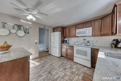 100 Spice Hill Drive, Meriden, CT 06451 - Photo 15