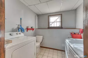 100 Spice Hill Dr, Meriden, CT 06451 - Photo 31