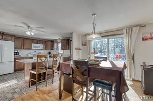 100 Spice Hill Dr, Meriden, CT 06451 - Photo 9