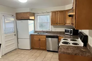 23 Pinewood Rd, Hamden, CT 06518 - Photo 5