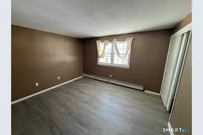 633 Center Street #APT E, Manchester, CT 06040 - Photo 11