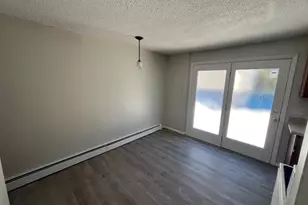 633 Center St, Manchester, CT 06040 - Photo 5