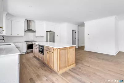 27 Suzanne Circle, Fairfield, CT 06825 - Photo 11