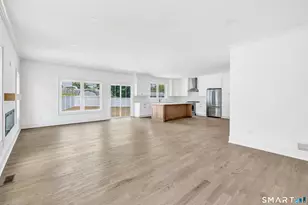 27 Suzanne Cir, Fairfield, CT 06825 - Photo 3