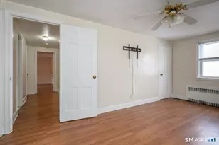 39 Burlington St, Hartford, CT 06112 - Photo 25