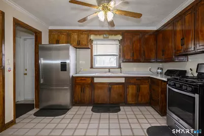 39 Burlington Street, Hartford, CT 06112 - Photo 5