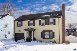 39 Burlington St, Hartford, CT 06112 - Photo 3