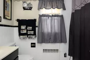 39 Burlington St, Hartford, CT 06112 - Photo 29