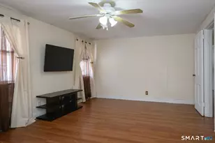 39 Burlington St, Hartford, CT 06112 - Photo 19