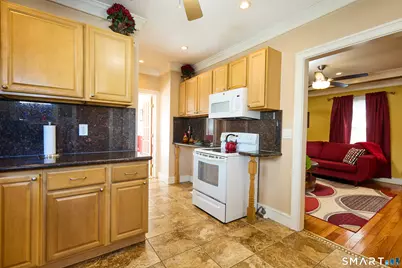 35 Querida Street, Bridgeport, CT 06604 - Photo 19