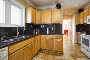 35 Querida St, Bridgeport, CT 06604 - Photo 13