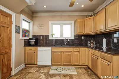 35 Querida Street, Bridgeport, CT 06604 - Photo 17