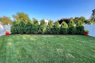 35 Querida St, Bridgeport, CT 06604 - Photo 37