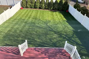 35 Querida St, Bridgeport, CT 06604 - Photo 5