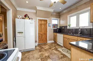 35 Querida St, Bridgeport, CT 06604 - Photo 15